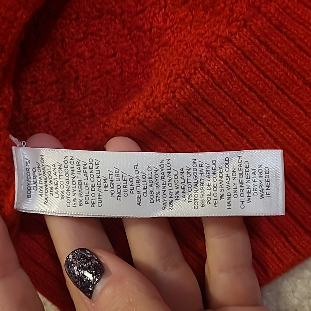 Red Sweater - Picture 4 of 4